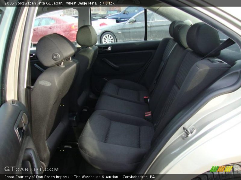 Wheat Beige Metallic / Black 2005 Volkswagen Jetta GL Sedan