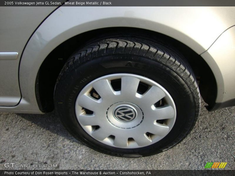 Wheat Beige Metallic / Black 2005 Volkswagen Jetta GL Sedan