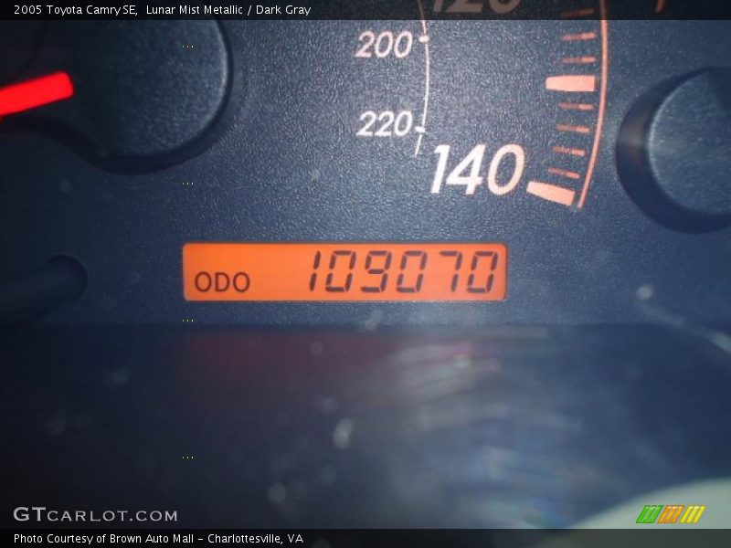 Lunar Mist Metallic / Dark Gray 2005 Toyota Camry SE