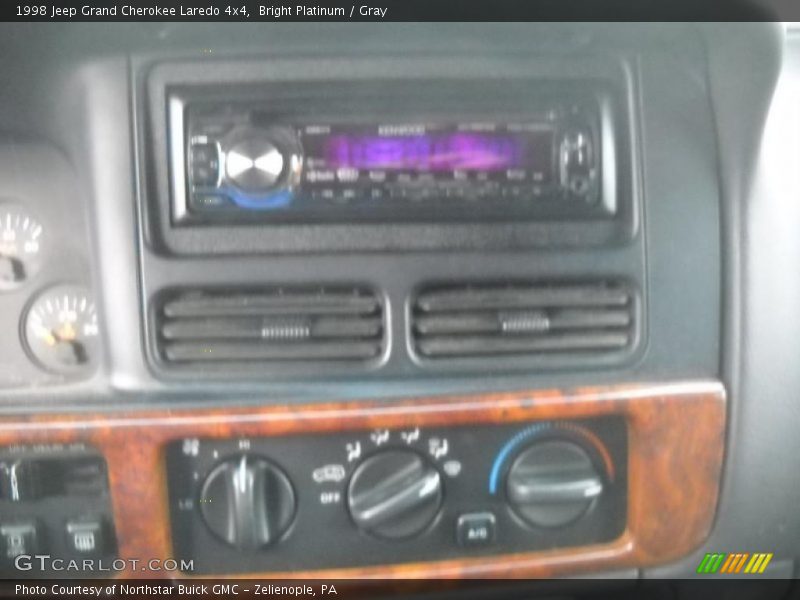 Bright Platinum / Gray 1998 Jeep Grand Cherokee Laredo 4x4