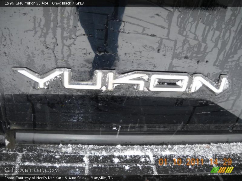Onyx Black / Gray 1996 GMC Yukon SL 4x4