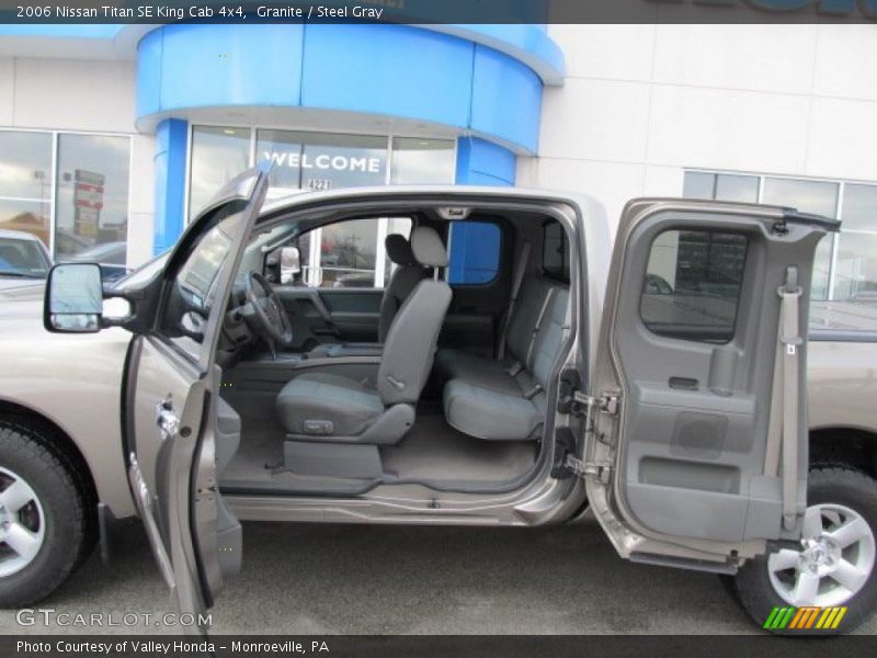  2006 Titan SE King Cab 4x4 Steel Gray Interior