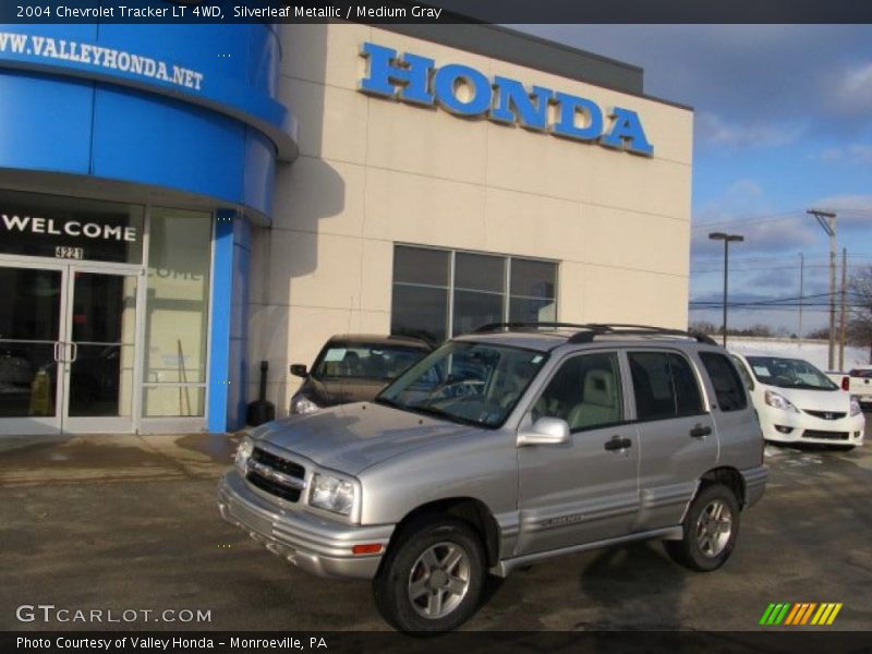Silverleaf Metallic / Medium Gray 2004 Chevrolet Tracker LT 4WD