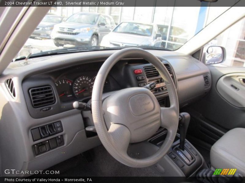 Silverleaf Metallic / Medium Gray 2004 Chevrolet Tracker LT 4WD