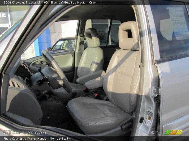 Silverleaf Metallic / Medium Gray 2004 Chevrolet Tracker LT 4WD