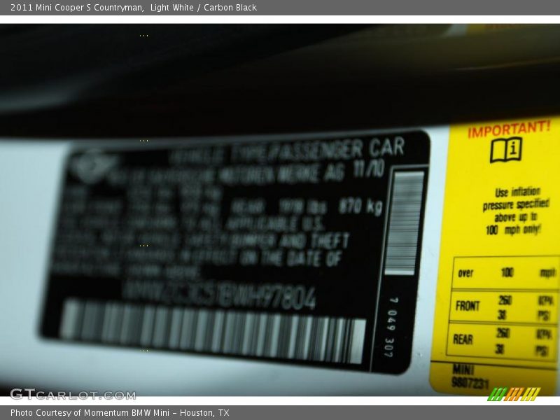 Light White / Carbon Black 2011 Mini Cooper S Countryman