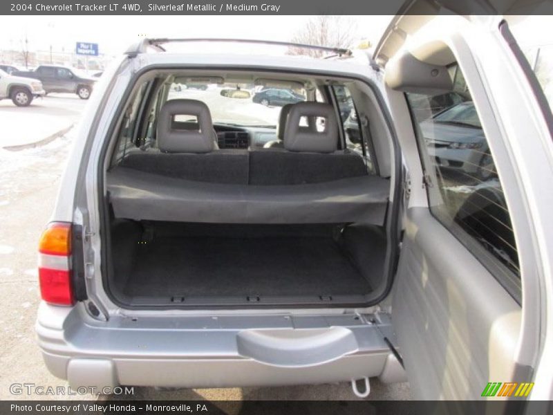 Silverleaf Metallic / Medium Gray 2004 Chevrolet Tracker LT 4WD
