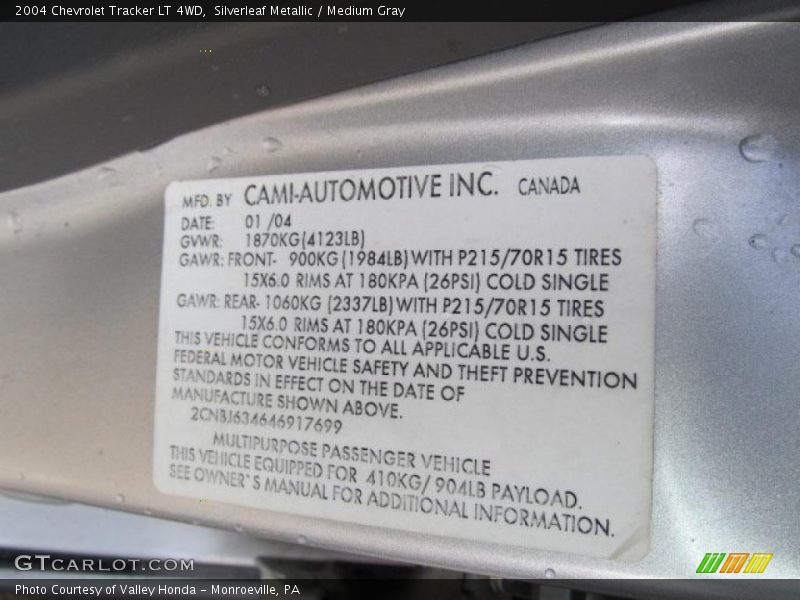 Silverleaf Metallic / Medium Gray 2004 Chevrolet Tracker LT 4WD