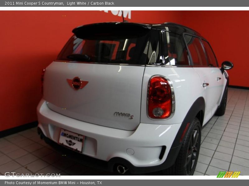 Light White / Carbon Black 2011 Mini Cooper S Countryman