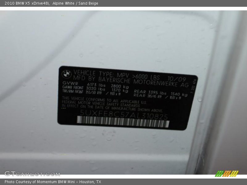 Alpine White / Sand Beige 2010 BMW X5 xDrive48i