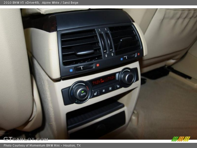 Alpine White / Sand Beige 2010 BMW X5 xDrive48i