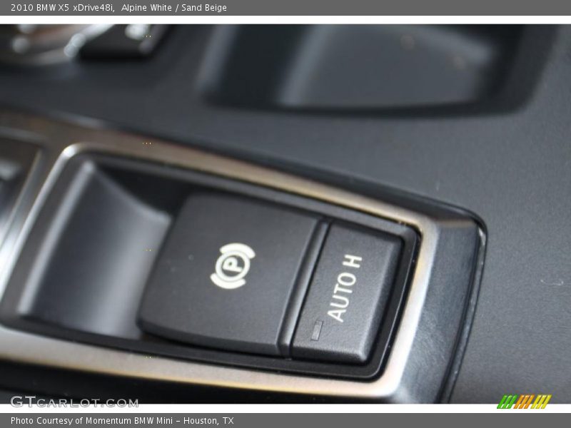 Alpine White / Sand Beige 2010 BMW X5 xDrive48i