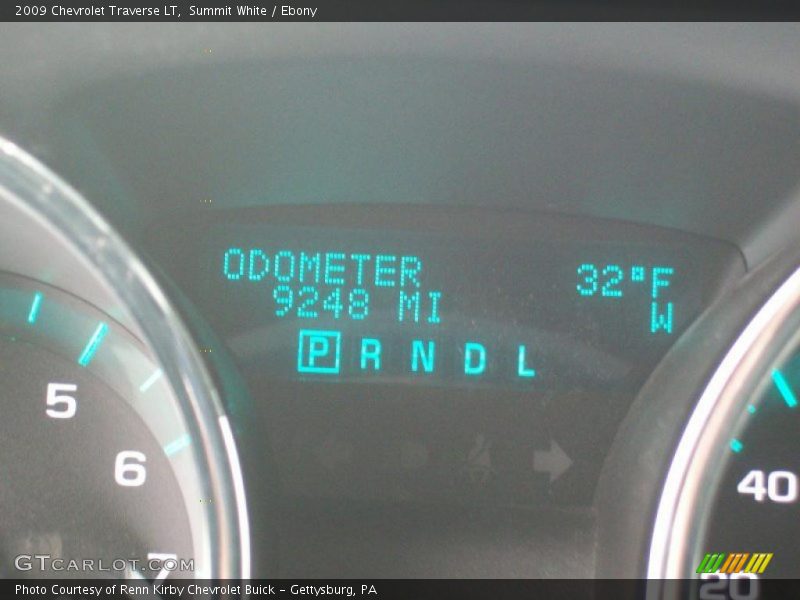 Summit White / Ebony 2009 Chevrolet Traverse LT