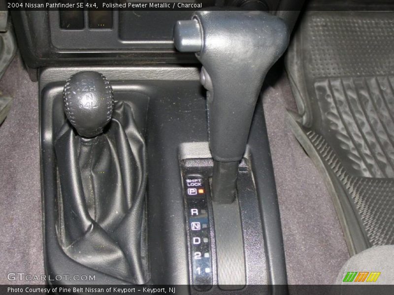 Polished Pewter Metallic / Charcoal 2004 Nissan Pathfinder SE 4x4