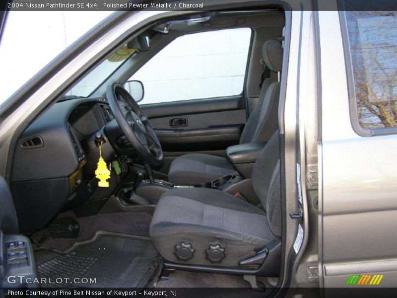 Polished Pewter Metallic / Charcoal 2004 Nissan Pathfinder SE 4x4