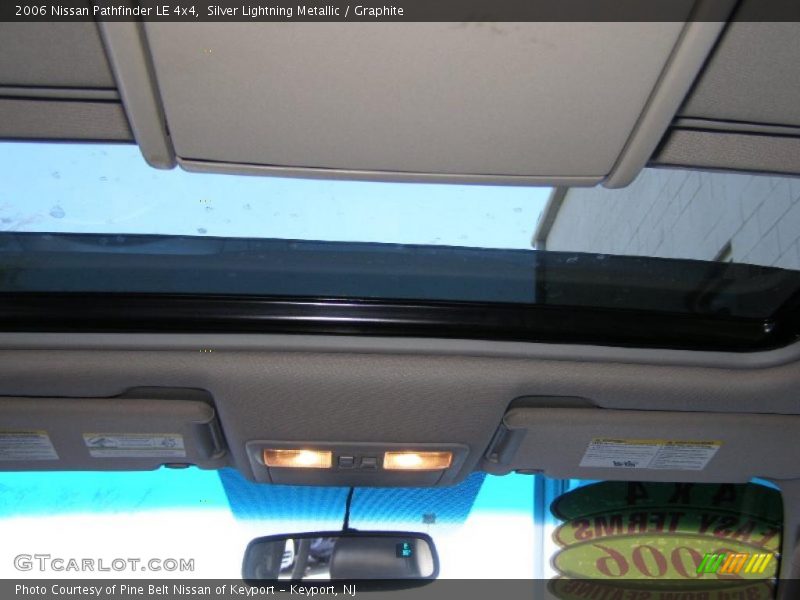 Silver Lightning Metallic / Graphite 2006 Nissan Pathfinder LE 4x4