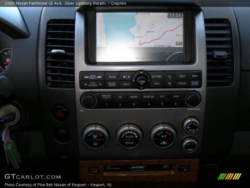 Silver Lightning Metallic / Graphite 2006 Nissan Pathfinder LE 4x4