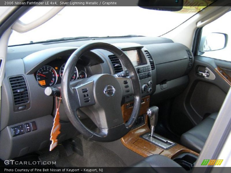 Silver Lightning Metallic / Graphite 2006 Nissan Pathfinder LE 4x4