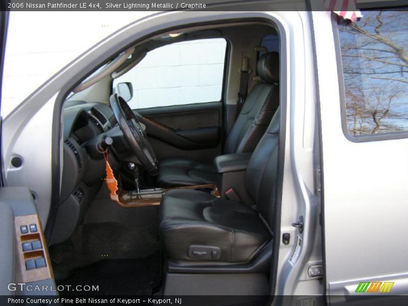Silver Lightning Metallic / Graphite 2006 Nissan Pathfinder LE 4x4