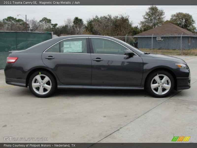  2011 Camry SE Magnetic Gray Metallic