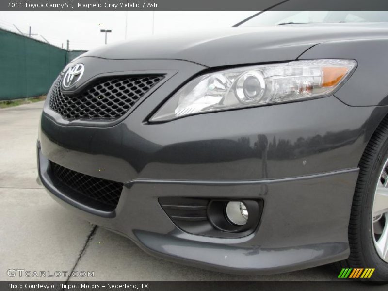 Magnetic Gray Metallic / Ash 2011 Toyota Camry SE