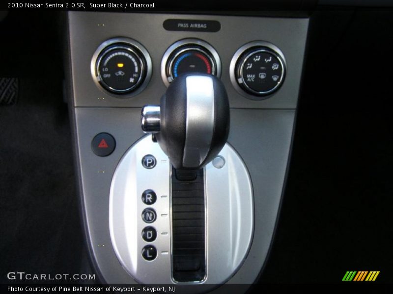 Super Black / Charcoal 2010 Nissan Sentra 2.0 SR