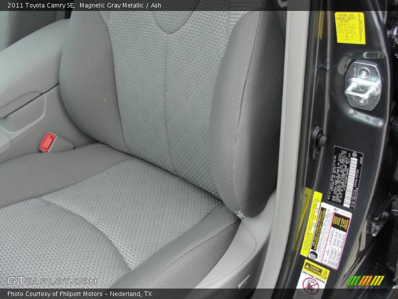 Magnetic Gray Metallic / Ash 2011 Toyota Camry SE
