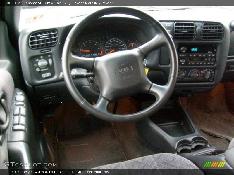 Dashboard of 2002 Sonoma SLS Crew Cab 4x4