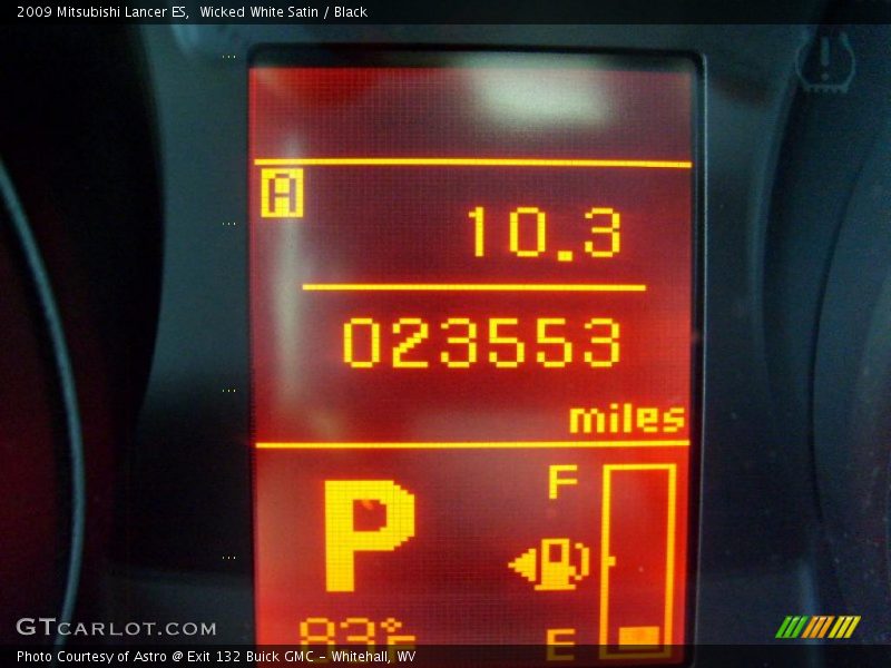Wicked White Satin / Black 2009 Mitsubishi Lancer ES