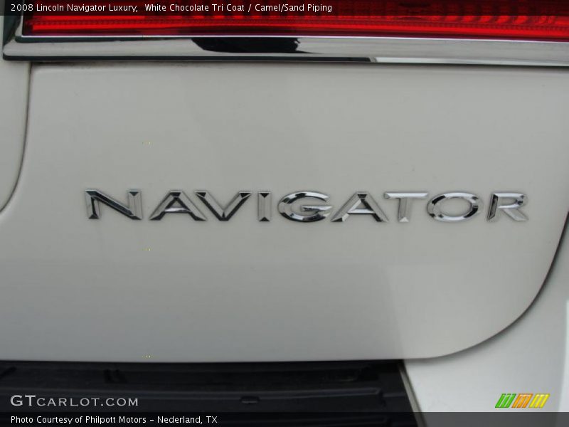  2008 Navigator Luxury Logo