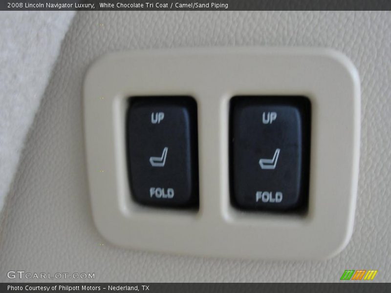 White Chocolate Tri Coat / Camel/Sand Piping 2008 Lincoln Navigator Luxury
