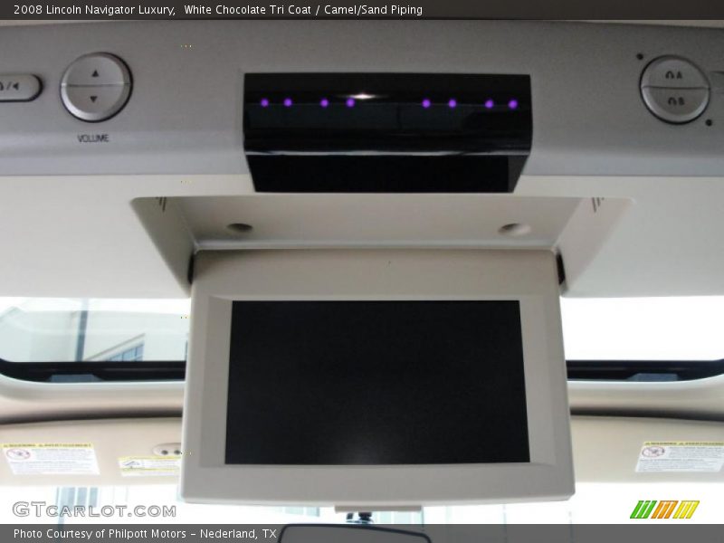 White Chocolate Tri Coat / Camel/Sand Piping 2008 Lincoln Navigator Luxury