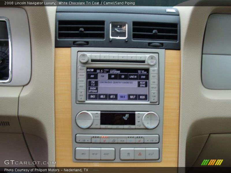 Controls of 2008 Navigator Luxury