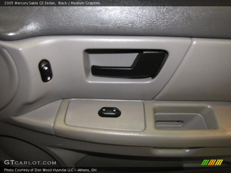 Black / Medium Graphite 2005 Mercury Sable GS Sedan