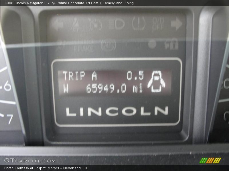 White Chocolate Tri Coat / Camel/Sand Piping 2008 Lincoln Navigator Luxury