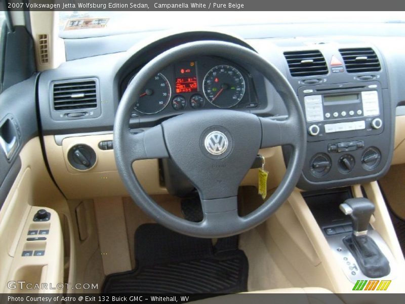 Campanella White / Pure Beige 2007 Volkswagen Jetta Wolfsburg Edition Sedan
