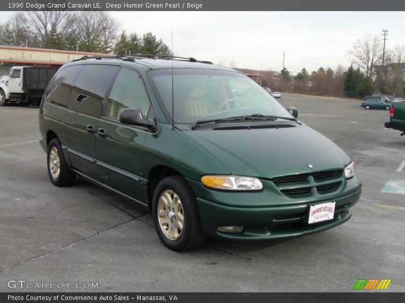 Front 3/4 View of 1996 Grand Caravan LE