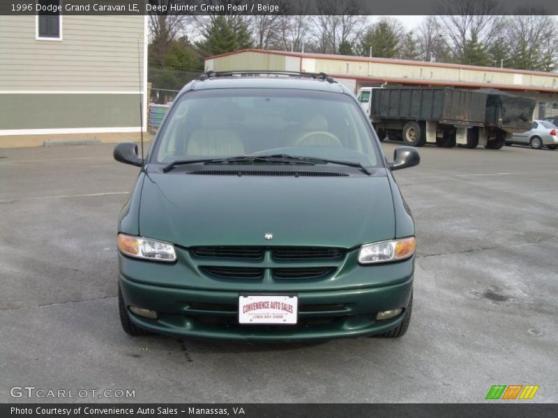 Deep Hunter Green Pearl / Beige 1996 Dodge Grand Caravan LE