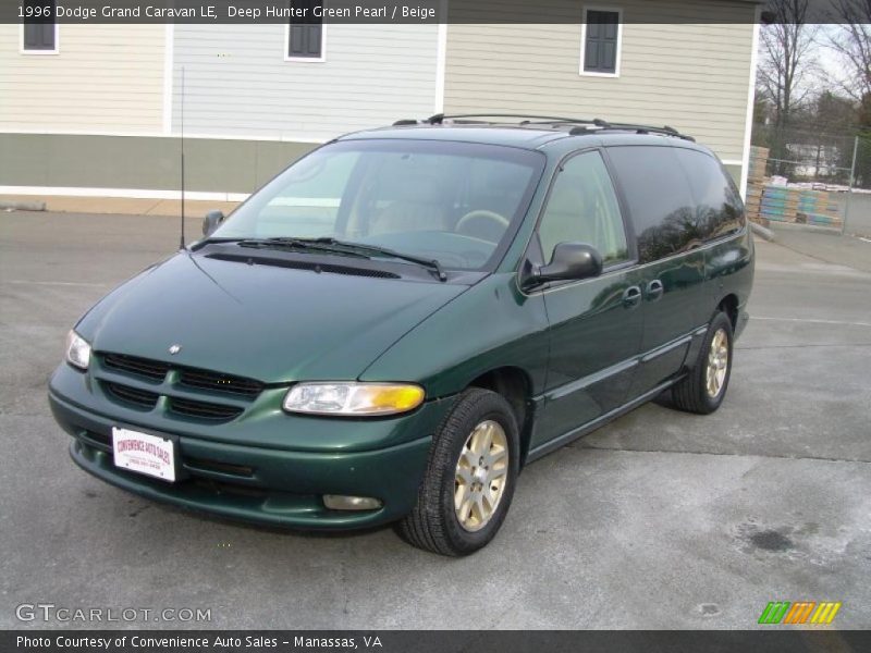 Deep Hunter Green Pearl / Beige 1996 Dodge Grand Caravan LE