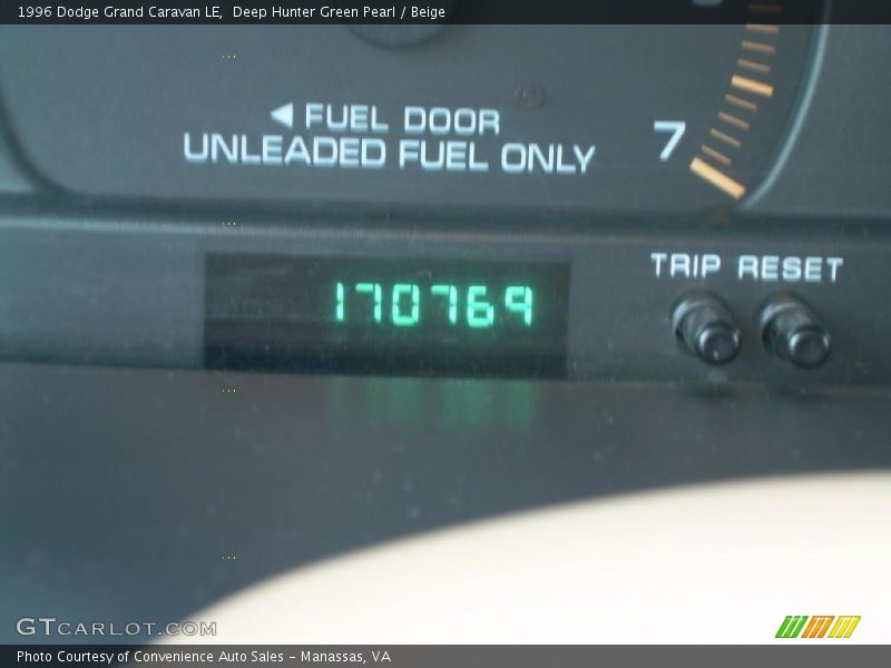 Deep Hunter Green Pearl / Beige 1996 Dodge Grand Caravan LE