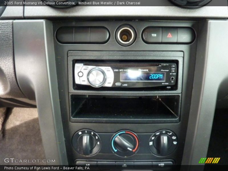 Windveil Blue Metallic / Dark Charcoal 2005 Ford Mustang V6 Deluxe Convertible