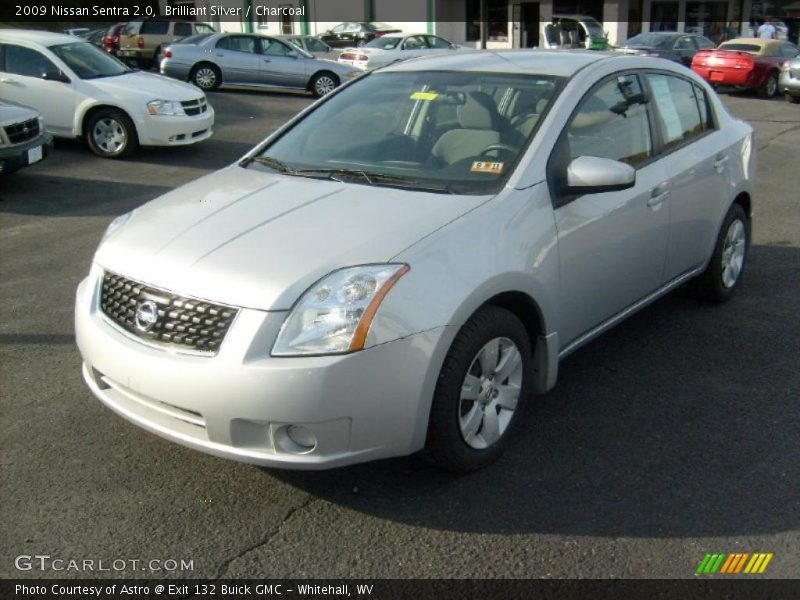 Brilliant Silver / Charcoal 2009 Nissan Sentra 2.0
