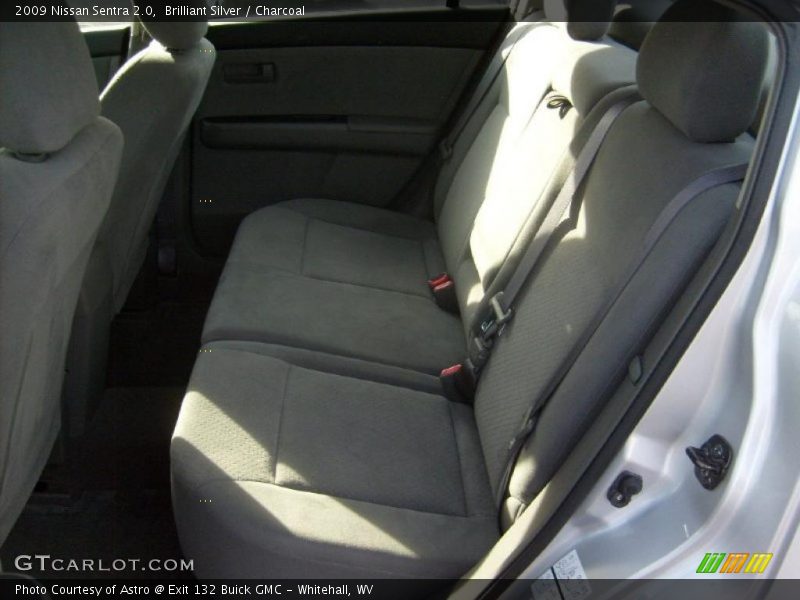 Brilliant Silver / Charcoal 2009 Nissan Sentra 2.0
