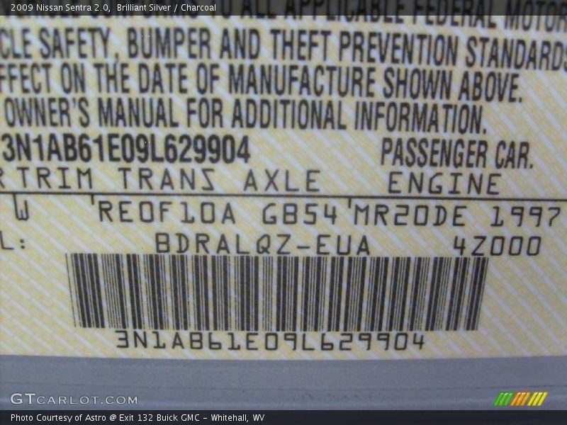 Brilliant Silver / Charcoal 2009 Nissan Sentra 2.0