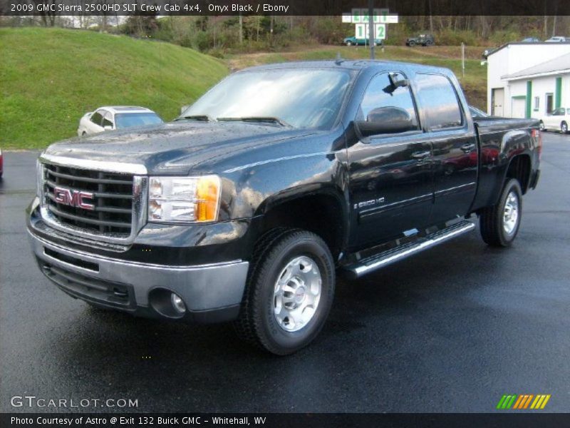 Front 3/4 View of 2009 Sierra 2500HD SLT Crew Cab 4x4