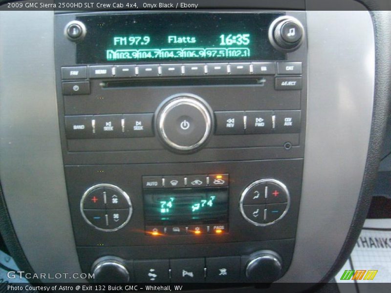 Controls of 2009 Sierra 2500HD SLT Crew Cab 4x4