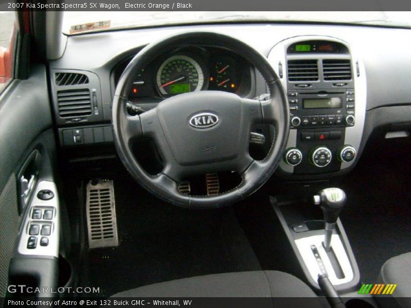 Dashboard of 2007 Spectra Spectra5 SX Wagon