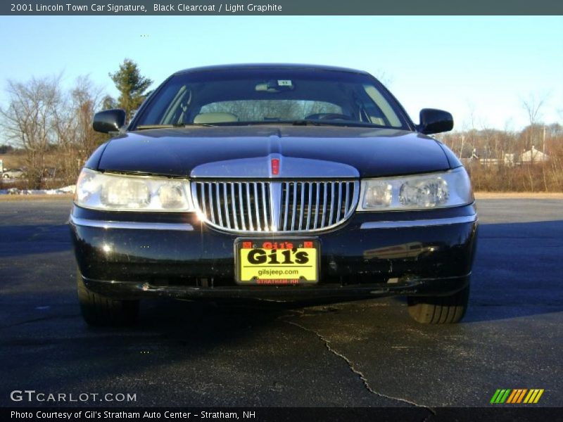 Black Clearcoat / Light Graphite 2001 Lincoln Town Car Signature