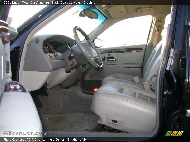 Black Clearcoat / Light Graphite 2001 Lincoln Town Car Signature
