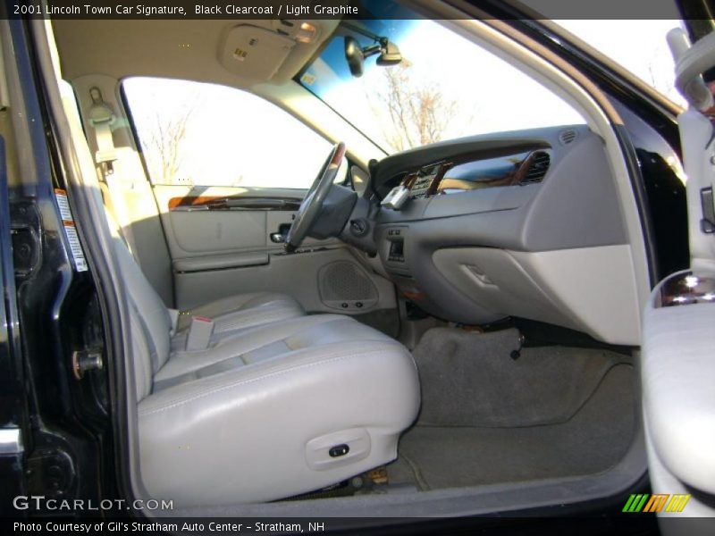 Black Clearcoat / Light Graphite 2001 Lincoln Town Car Signature